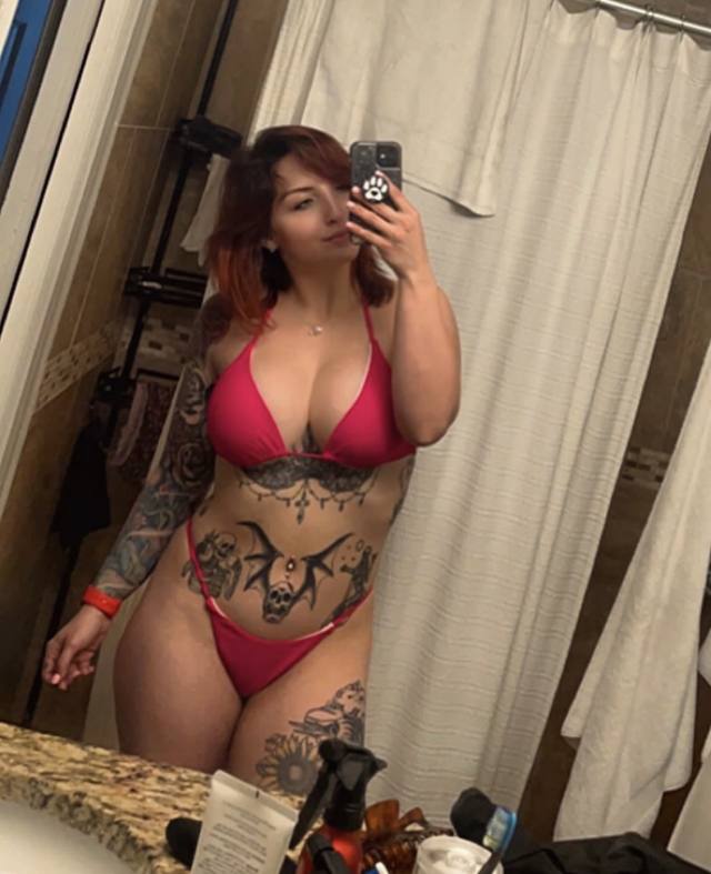   emilykataaah21